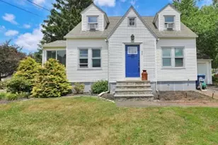 32 Maple St, Middlefield, CT 06481 - Photo 1