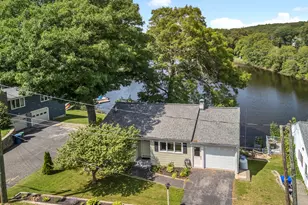 8 Cove View Dr, Waterford, CT 06375 - Photo 1