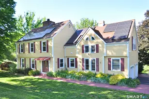 10 Breezy Knoll Dr, Bloomfield, CT 06002 - Photo 1
