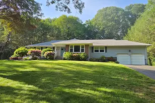 85 Canterbury Ln, Trumbull, CT 06611 - Photo 1