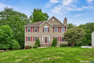 30 Bridle Trail Dr, Naugatuck, CT 06770 - Photo 1