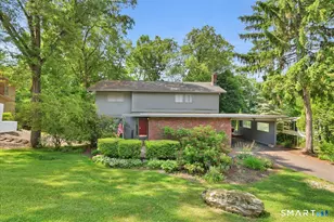 114 Richmond Dr, Manchester, CT 06042 - Photo 1
