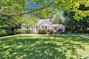 42 Bayberry Rd, Fairfield, CT 06825 - Photo 1