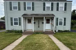 43 Pioneer Cir, Manchester, CT 06040 - Photo 1