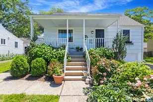 127 Moritz Pl, Fairfield, CT 06824 - Photo 1