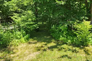 18 Westwood Dr, Canton, CT 06070 - Photo 1