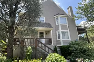 601 Foxboro Dr, Norwalk, CT 06851 - Photo 1
