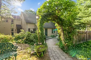 345 Ridgewood Rd, West Hartford, CT 06107 - Photo 1