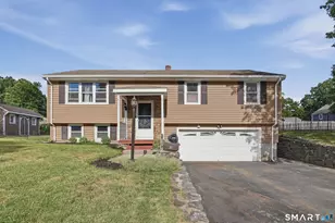 39 Bibeault St, Putnam, CT 06260 - Photo 1