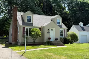 34 Wakeley Rd, Newington, CT 06111 - Photo 1
