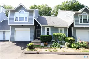 34 Hawley Glen, Stratford, CT 06614 - Photo 1
