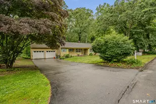 4 Robinhood Dr, Ledyard, CT 06335 - Photo 1