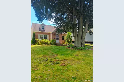 39 Wadsworth Street, East Hartford, CT 06118 - Photo 1