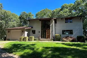 80 Skyline Dr, Groton, CT 06340 - Photo 1