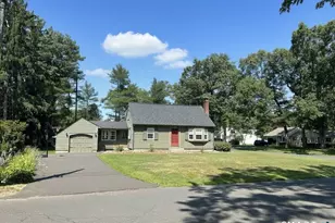 17 Carver Cir, Simsbury, CT 06070 - Photo 1