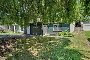 10 Harding St, Norwalk, CT 06854 - Photo 1