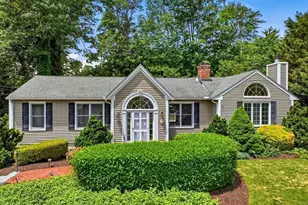 2 Brocketts Ln, Branford, CT 06405 - Photo 1