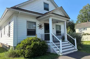 36 Sugar St, Newtown, CT 06470 - Photo 1