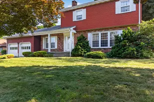 9 Round Hill Rd, Middletown, CT 06457 - Photo 1