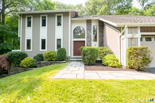 32 Horseshoe Ridge Rd, Newtown, CT 06482 - Photo 1