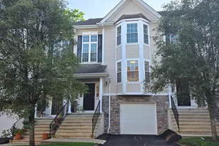 604 Sienna Dr, Danbury, CT 06810 - Photo 1