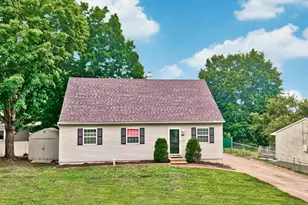 33 Red Robin Rd, Naugatuck, CT 06770 - Photo 1