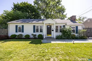 29 Sutton Dr W, Stamford, CT 06906 - Photo 1