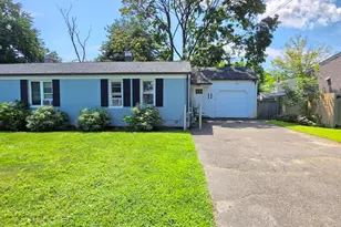 11 Knapps Park Dr, Fairfield, CT 06825 - Photo 1