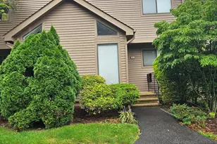 1 Canterbury Ct, Middletown, CT 06457 - Photo 1