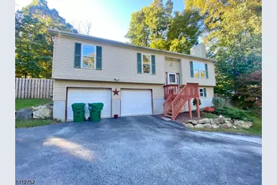 82 Breakneck Rd, Vernon, NJ 07422 - Photo 1