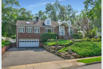 33 Wayland Dr, Verona, NJ 07044 - Photo 1