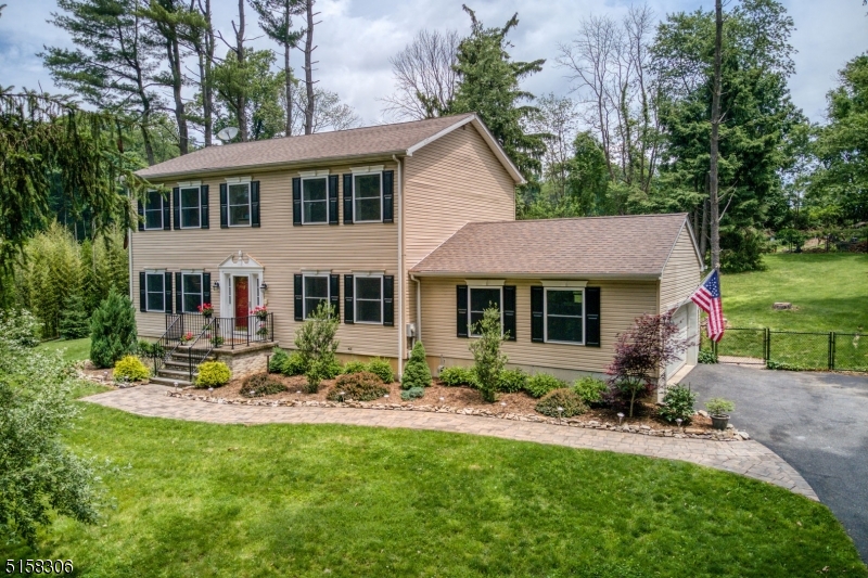 1 Linfield Ln, Califon, NJ 07830 MLS 3789014 Coldwell Banker
