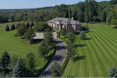 11 Springcroft Rd, Chester, NJ 07931 - Photo 1