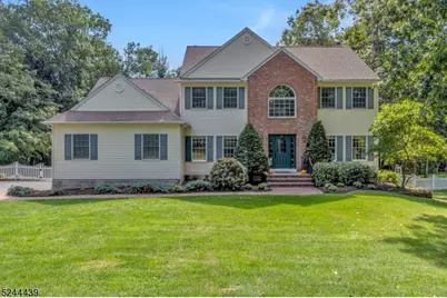 21 Chelsea Dr, Jefferson Township, NJ 07438 - Photo 1