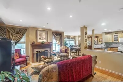 88 Lakeview Ct, Pompton Lakes, NJ 07442 - Photo 1