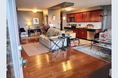 60 Parkway Dr #12A - Photo 1