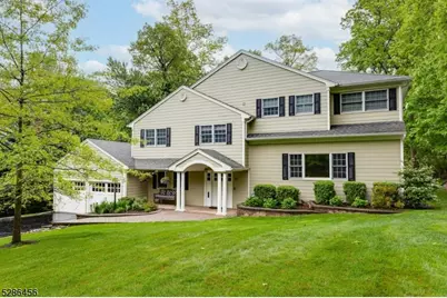 88 Sherbrook Dr, Berkeley Heights Township, NJ 07922 - Photo 1