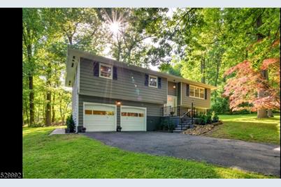 129 Hughes Ln, Watchung, NJ 07069 - Photo 1