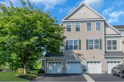 121 Swing Bridge Ln, South Bound Brook Boro, NJ 08880 - Photo 1