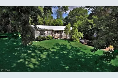 8 Maple Dr, West New York, NJ 10990 - Photo 1