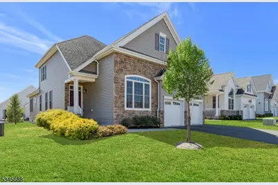 8 Shenandoah Pl, Franklin Township, NJ 08873 - Photo 1