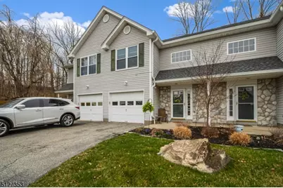 18 Beechmont Ter, Hardyston Township, NJ 07419 - Photo 1