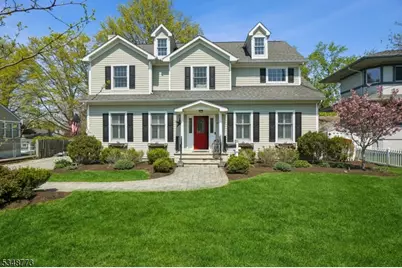 8 Buckingham Dr, Madison, NJ 07940 - Photo 1