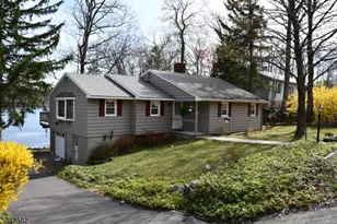 513 Upper Highland Lakes Dr, Vernon, NJ 07422 - Photo 1