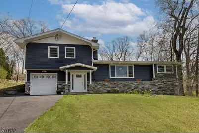 32 Woodlawn Ter, Jefferson Township, NJ 07849 - Photo 1