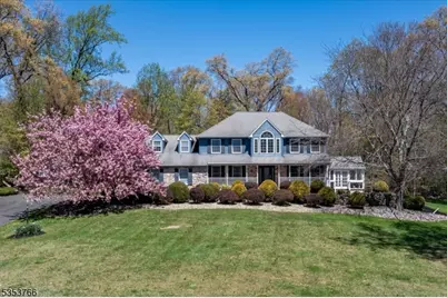 13 Kensington Ct, Bethlehem Township, NJ 08802 - Photo 1