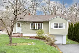 8 Beech Ct, Ringwood, NJ 07456 - Photo 1