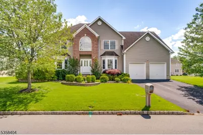 9 Colgate Ct, Franklin Township, NJ 08873 - Photo 1