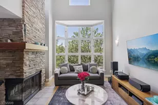 310 Hancock Ct, Edgewater, NJ 07020 - Photo 1