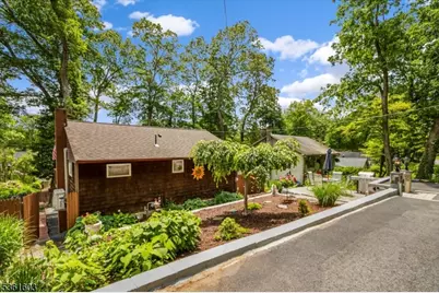 86 W Shawnee Trl, Jefferson Township, NJ 07885 - Photo 1